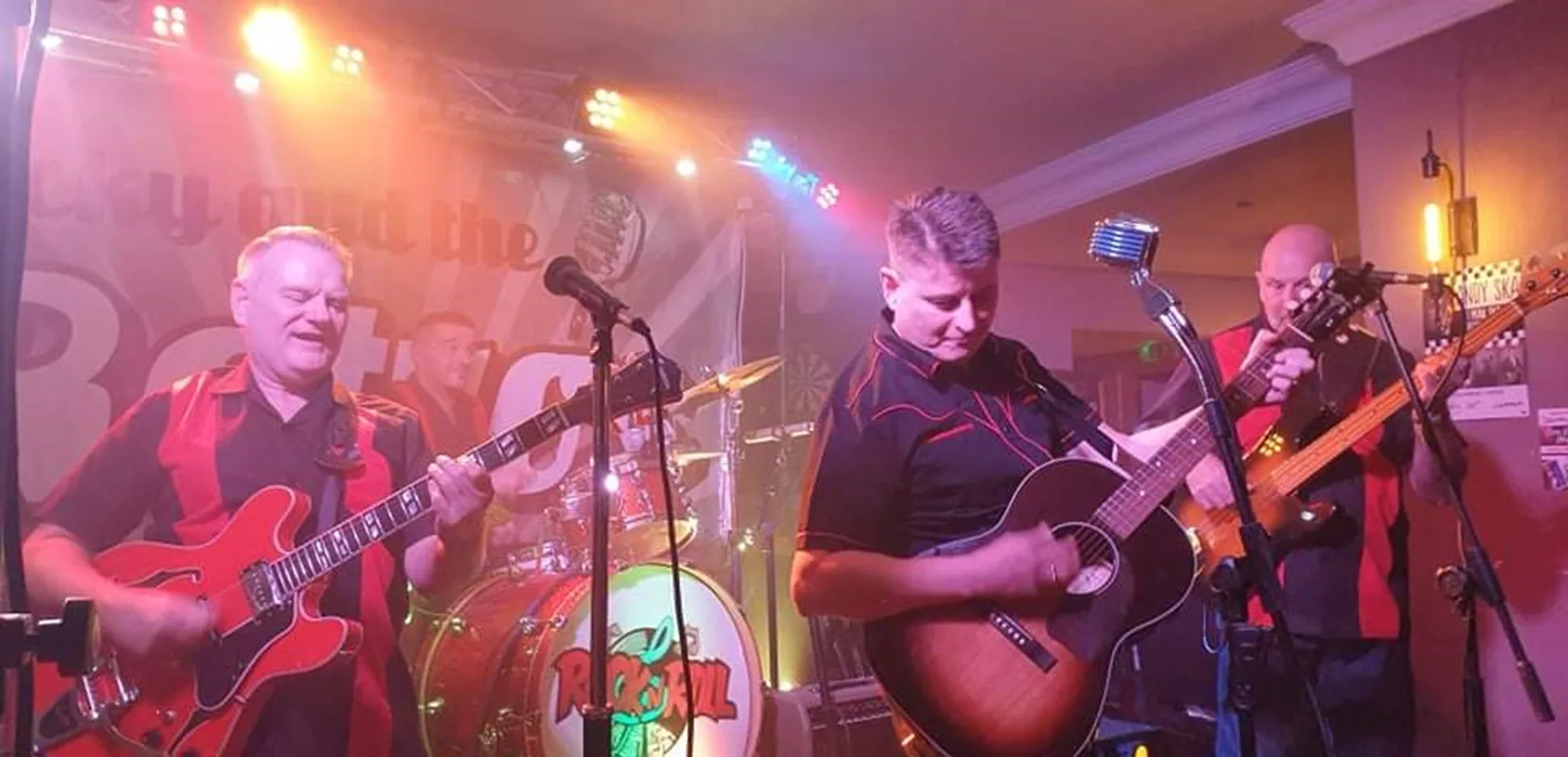 Ricky and The Retros - Live @ Billy's at Billy Bootleggers Nottingham (formerly Percy Picklebackers)