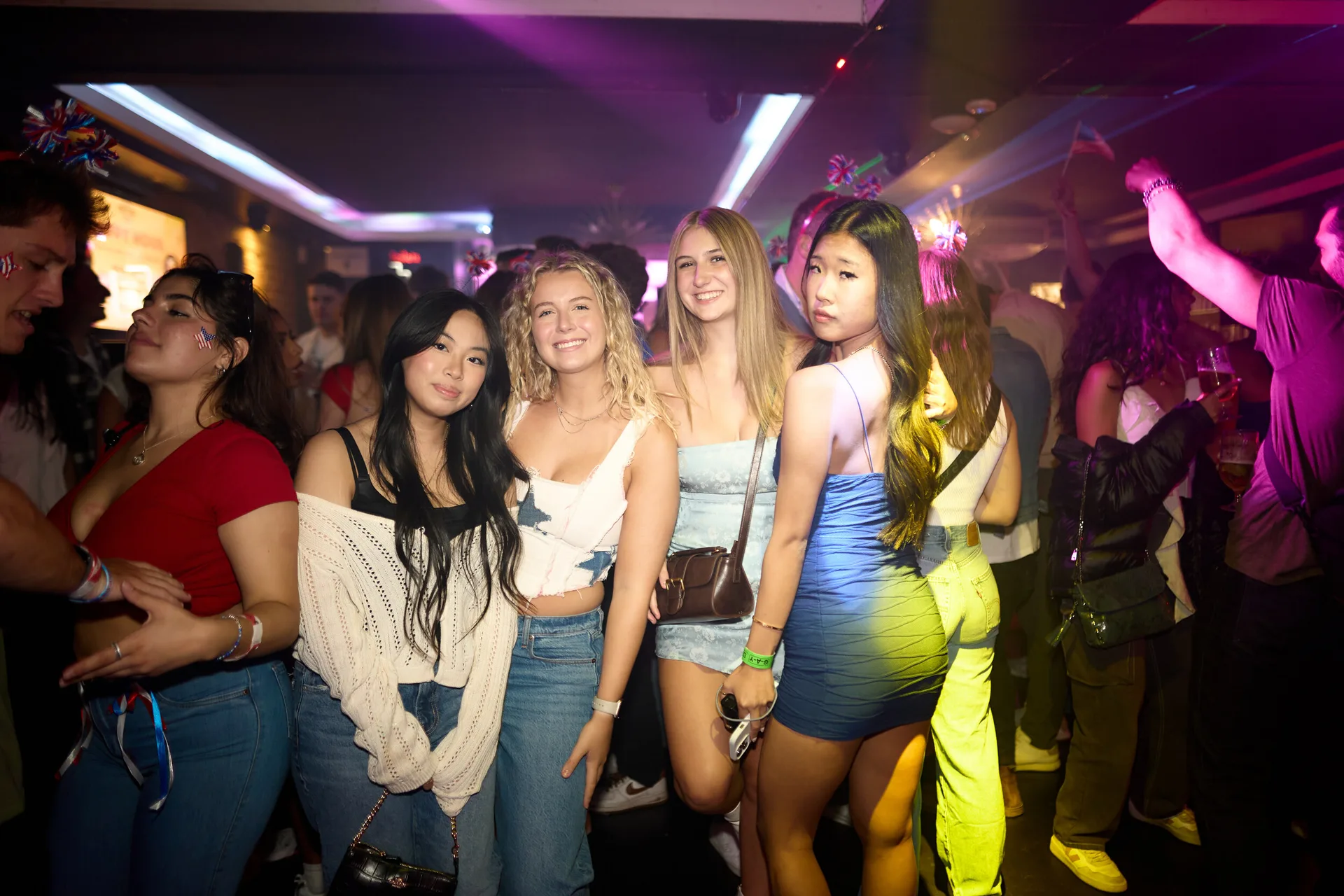 London Pub Crawl at Zoo Bar & Club