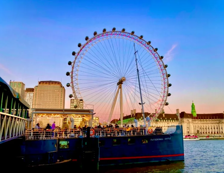 FULL MOON (moored) BOAT PARTY! GET SOCIAL! Upper & Inner DECK DJ! Views!