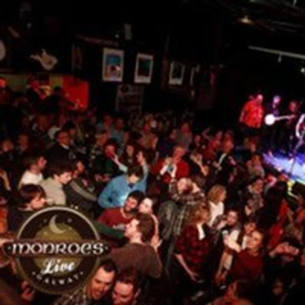 Clare Sands at Monroes Live