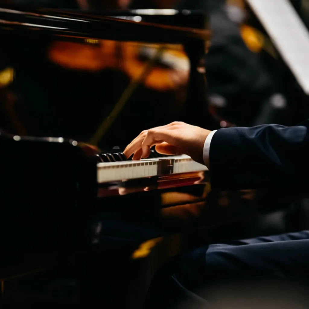 Chopin and Champagne at Christmas by Candlelight at St James Piccadilly
