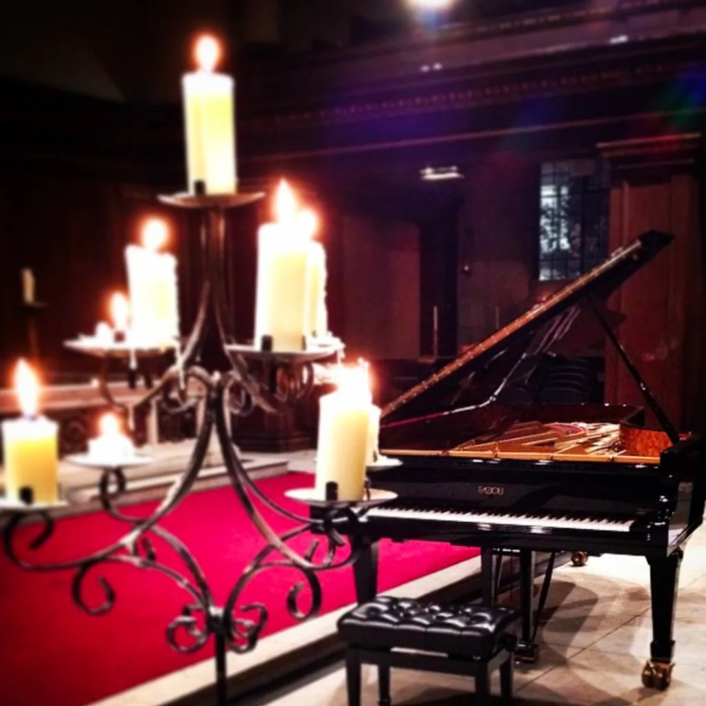 Rhapsody in Blue at Christmas by Candlelight (8pm)
