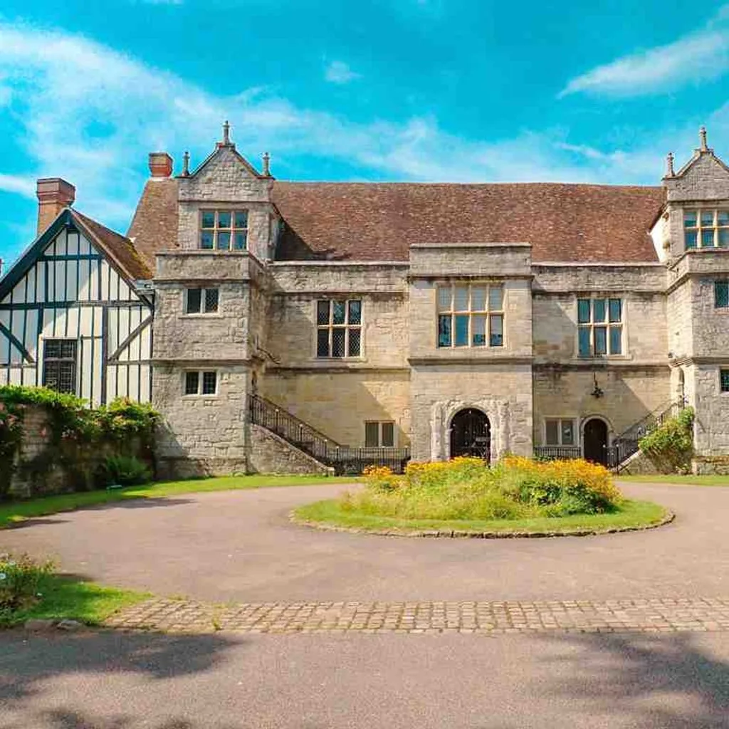 Maidstone Audio Tour: Historic Chronicles