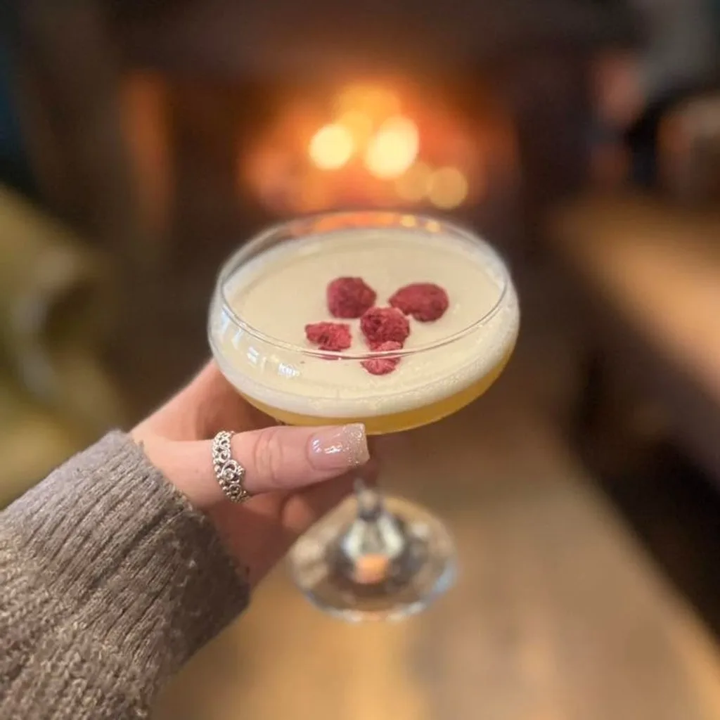 'Little Something' November Drinks For Singles in Warlingham at The Harrow Inn