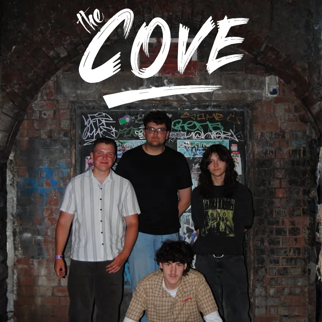Snug Live Sessions w/The Cove