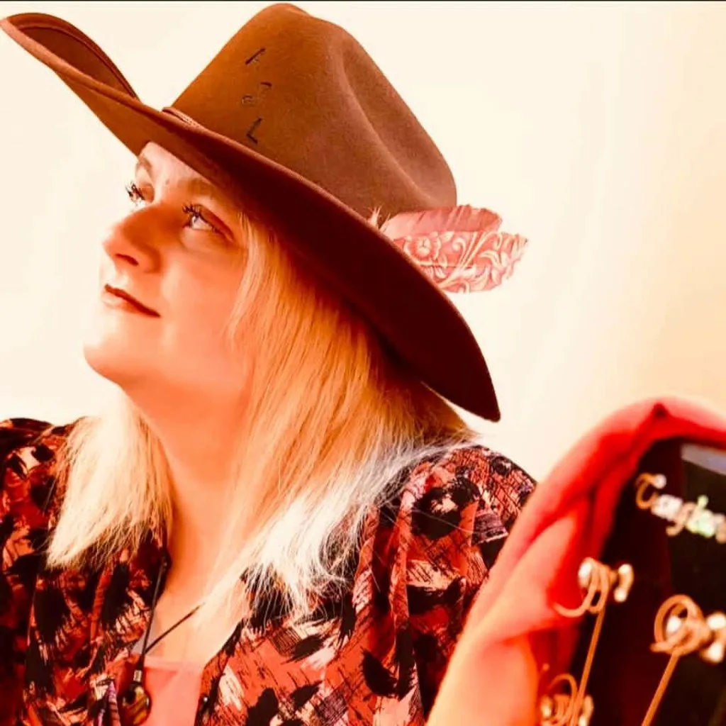 Ami Leigh at The Canteen Bar And Kitchen