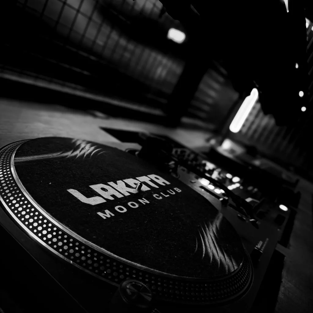 Un.Known at Moon Club