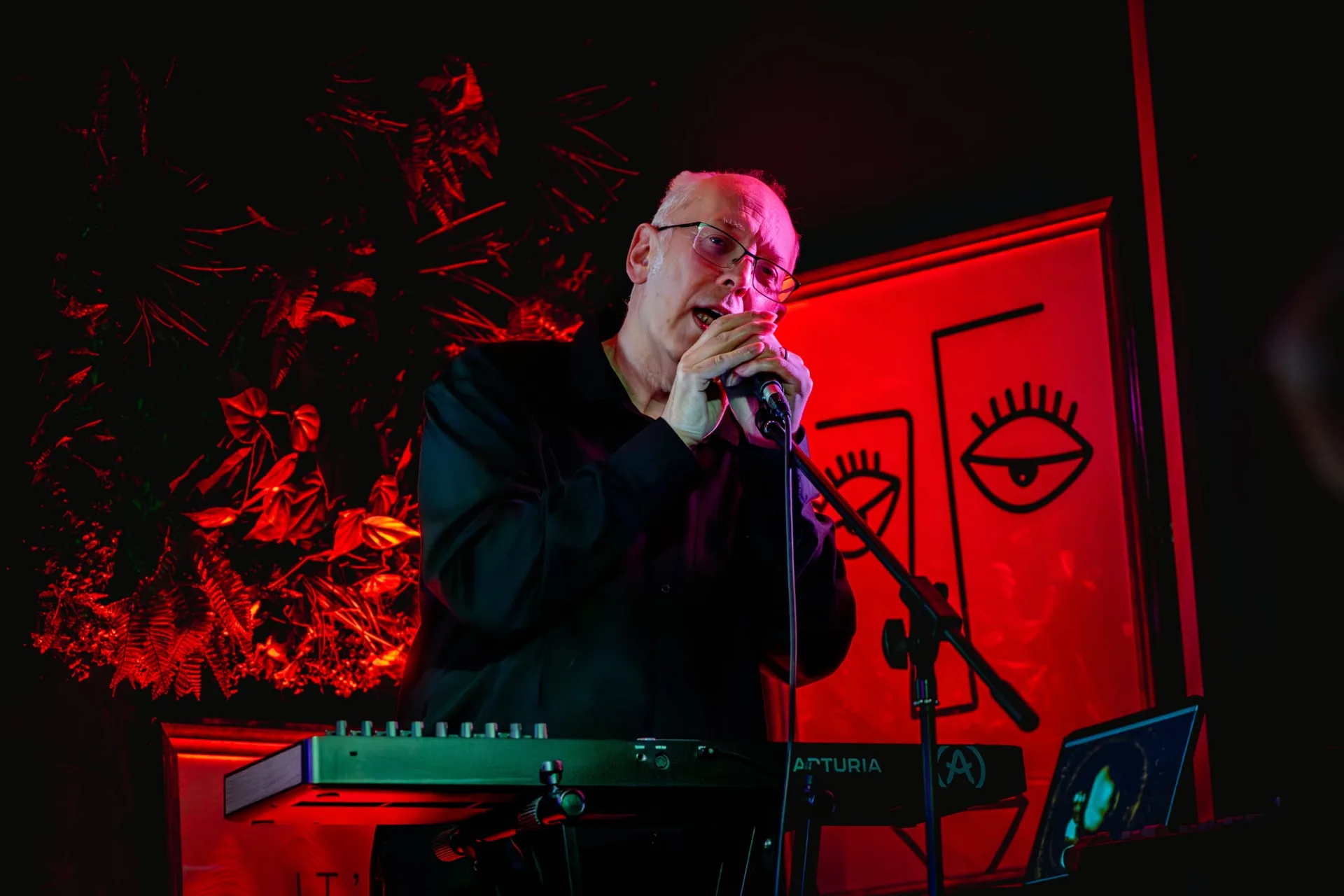 Dusty Pop: Mistrust at The Eagle Inn