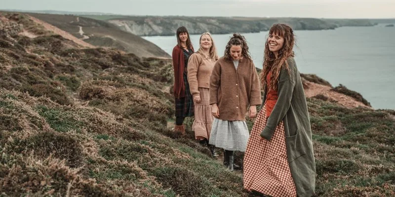 Aneth Album Tour - Anna Anise and her band