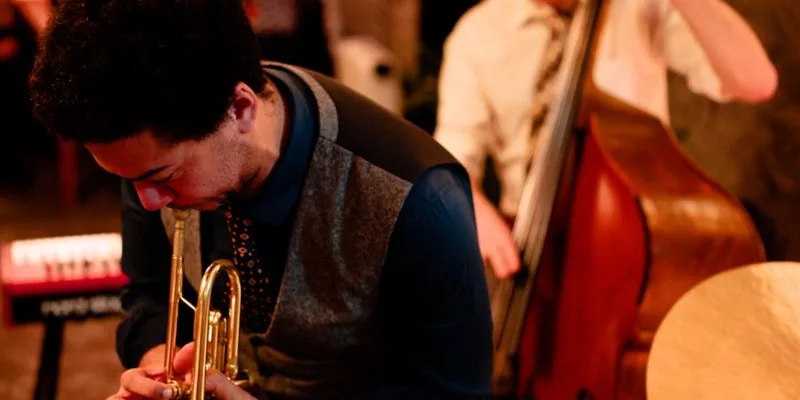 Celebrate New Year’s Eve at Jacobs with The Siglo 6 at Jacobs Antiques market