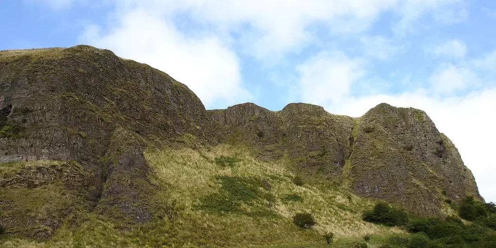 Taster Hike: Cave Hill