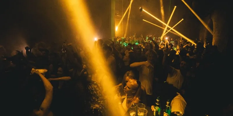 FREE TICKETS - RnB, Afrohouse, Latin House, Reggaeton, Pop - MOTIVE PARTY