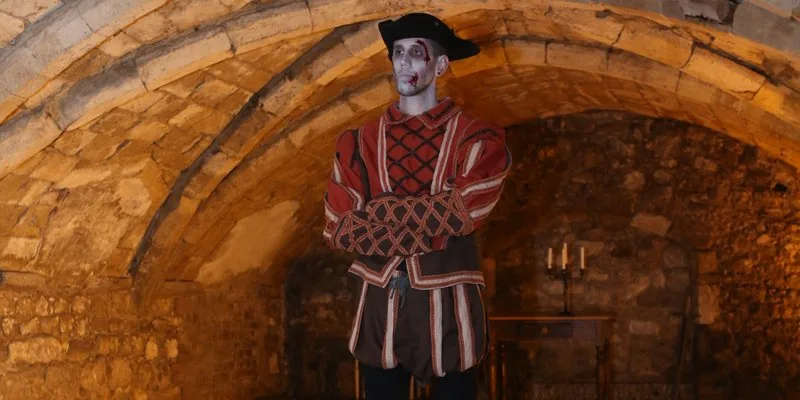 Southampton Ghost Tours at Outside Tudor House