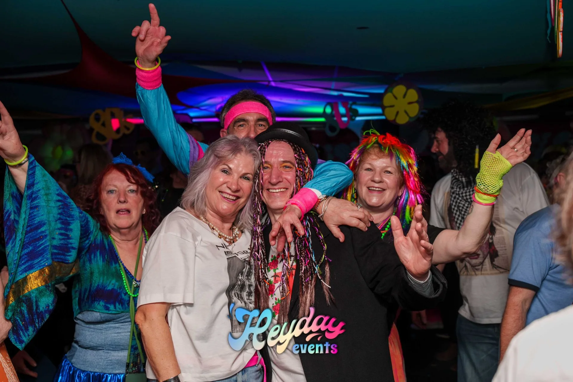 HeyDay Tropicana Night