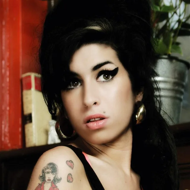 Amy Winehouse Performed LIVE – 21 Years of Back to Black