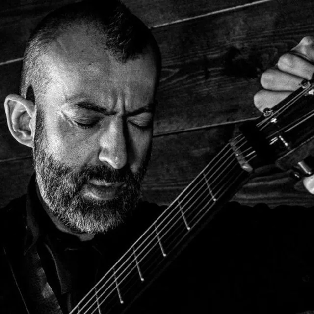 Jon Gomm at The Voodoo Rooms