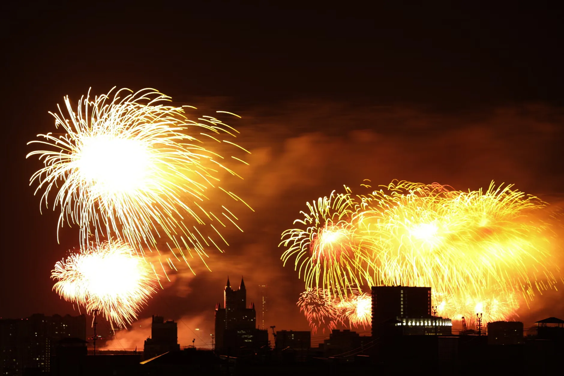 Wholesome Hogmanay at Mono