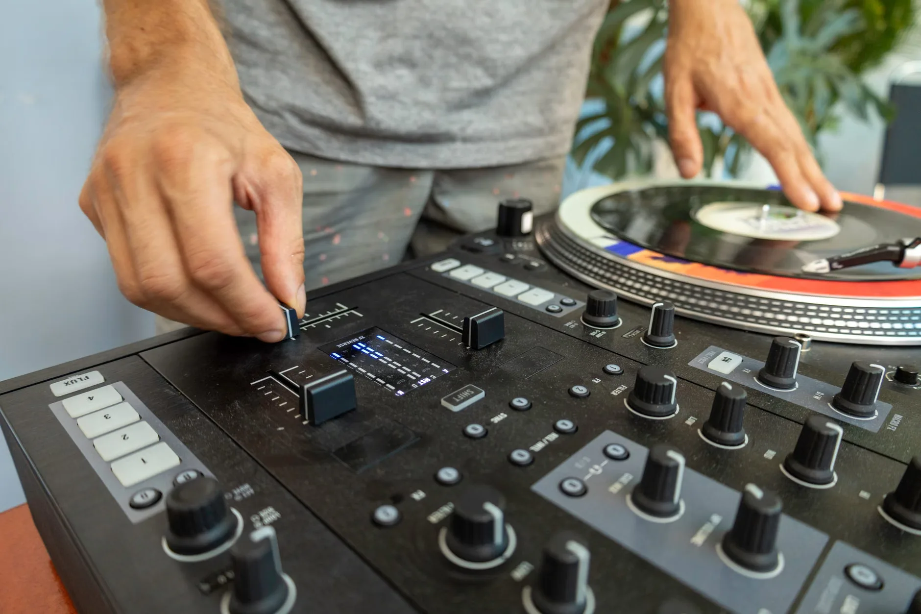 Fraser Todd DJ Set at Abingdon Street Market