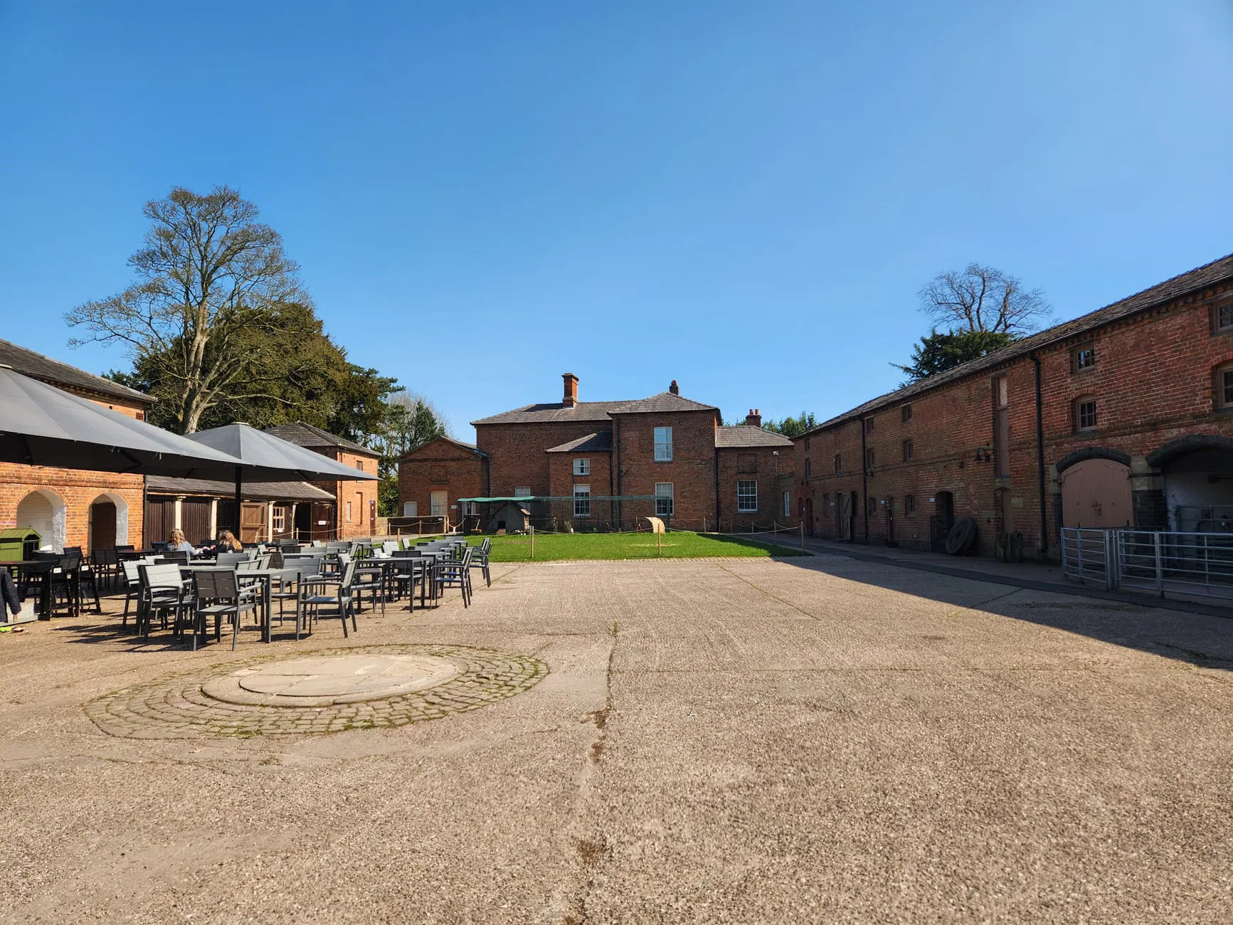 Open House (Sat) - Royal Courts, Church of Scotland & Quaker Meeting House!