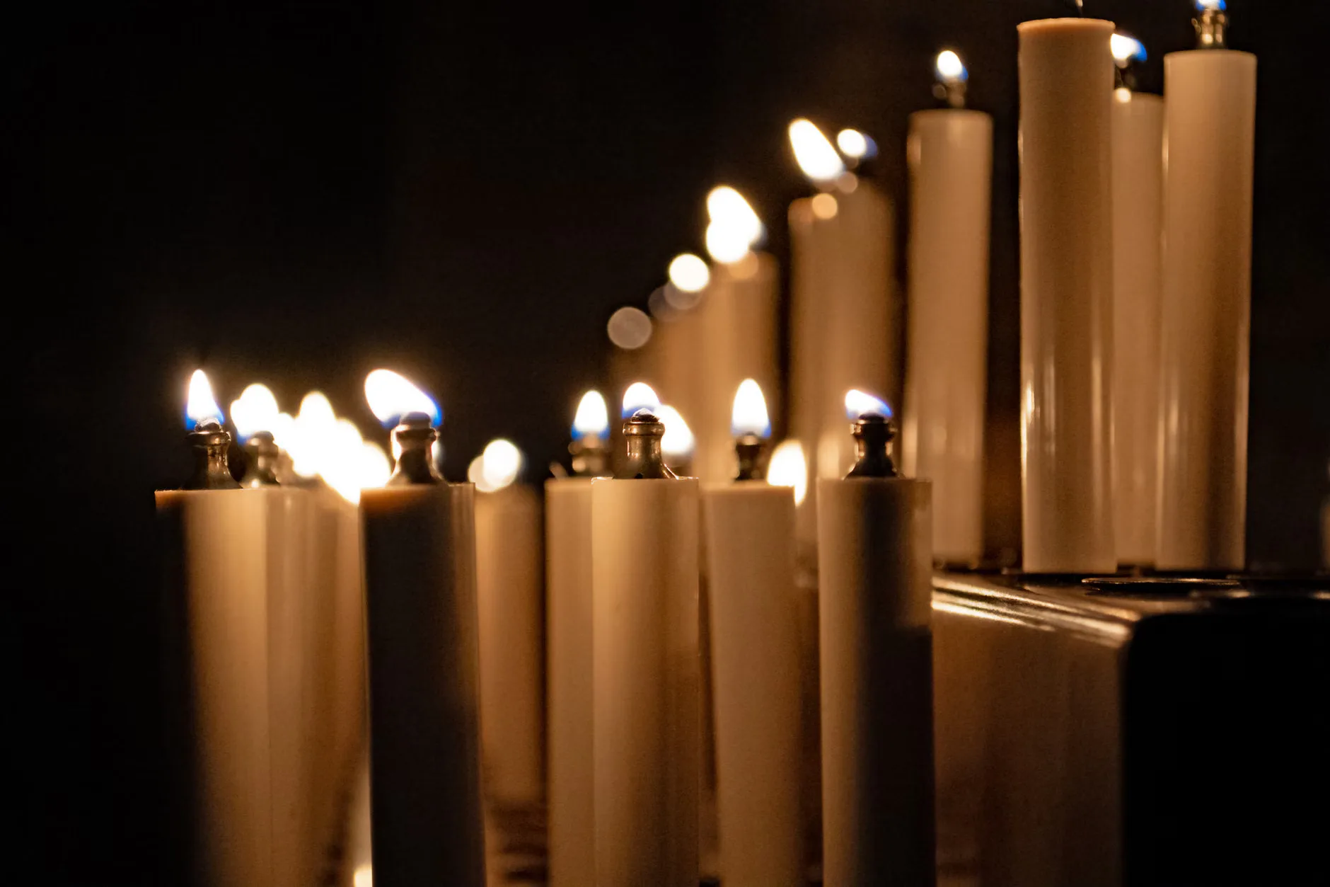 Queen by Candlelight at Peterborough Cathedral