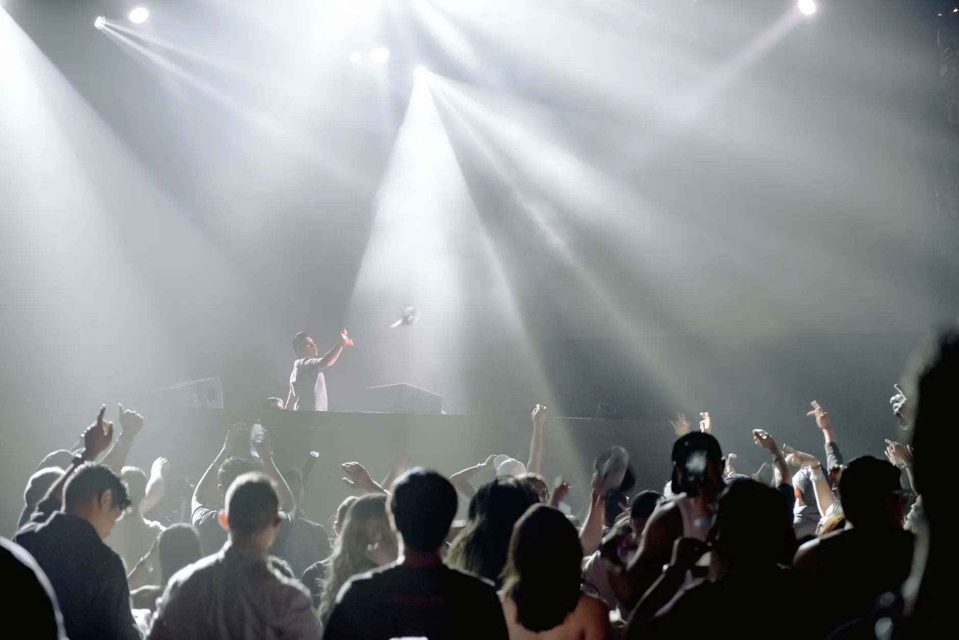 Insomnia London: Mas Que Nada Brothers, Van Damn, Mulate b2b T.O at XOYO