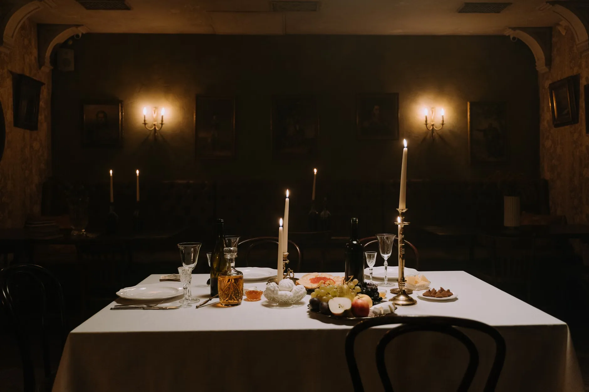 Queen by Candlelight at Southwell Minster