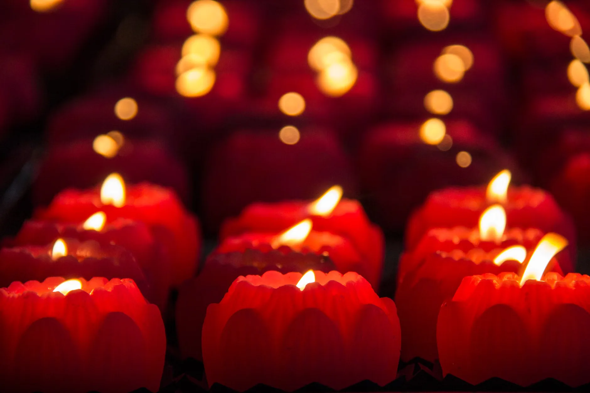 Queen by Candlelight at Rochester Cathedral