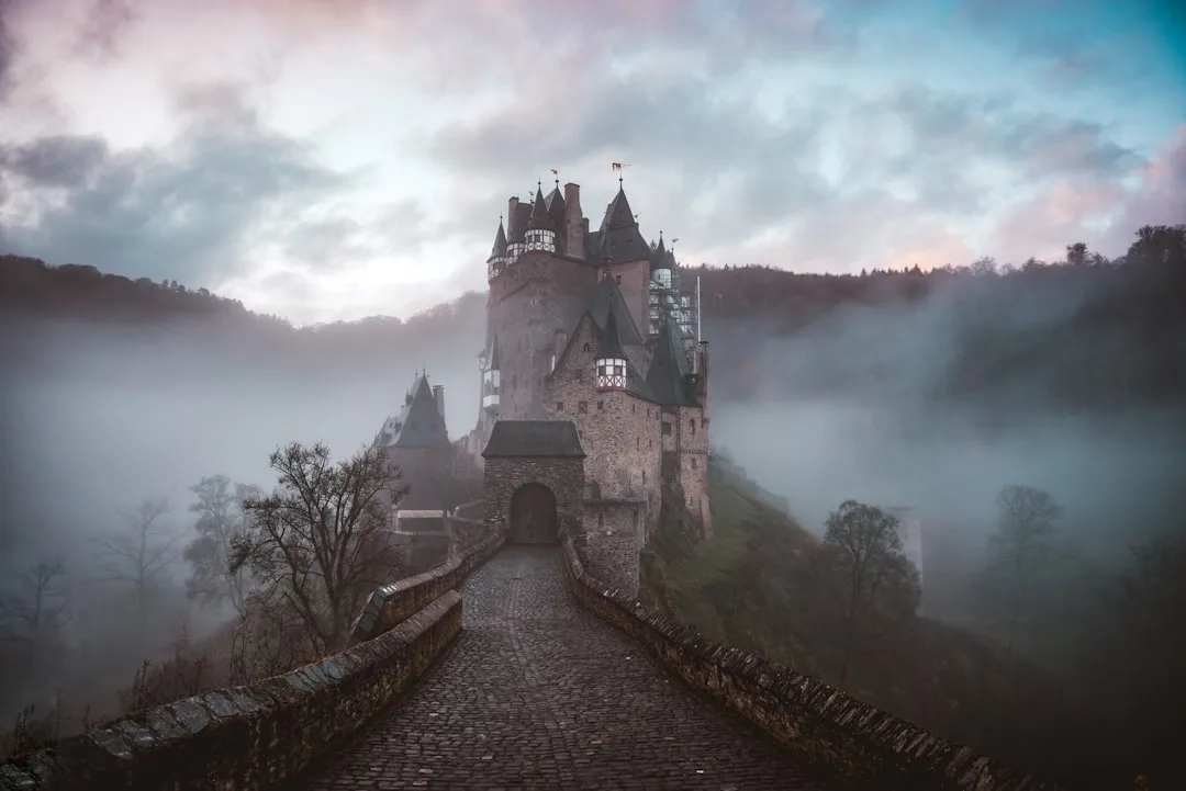 1-Day Castles, West Highlands and Loch Lomond Tour from Edinburgh at Highland Explorer Tours