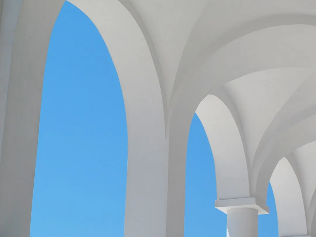 m8sR8s Under The Arch