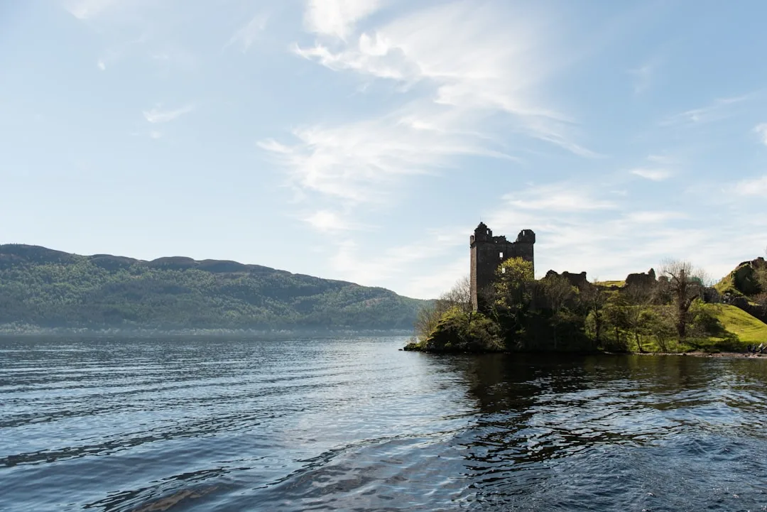 Loch Ness Explorer: Roundtrip + Lunch at Highland Explorer Tours