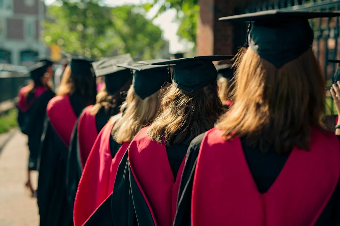 Postgraduate Living Off Campus Live Chat
