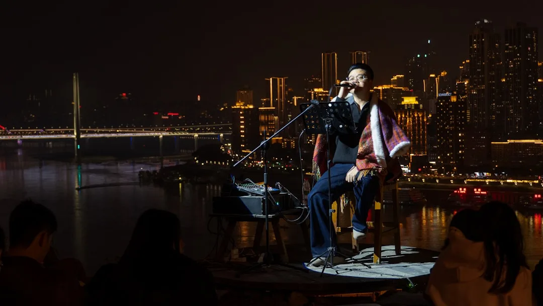 Loz Rabone – Rock, Pop & Indie Classics at Joe Joe Jims