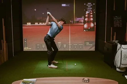 Tee Off on the World’s Best Courses – One Hour Golf Simulator at Bourne End