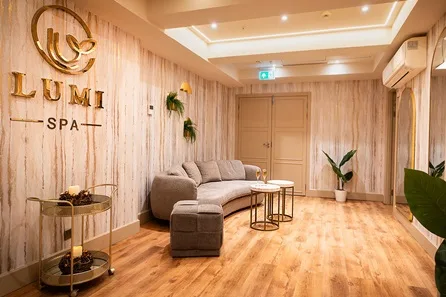 Weekday 50 Minute Massage with Spa Relax and Fizz at Lumi Spa London at Lumi Spa London