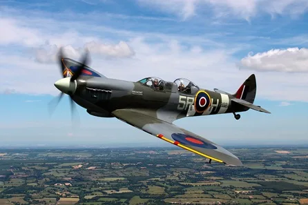 Flight in a WWII Spitfire at Epping