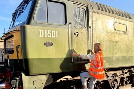 Chiltern Hills 60 Minute Diesel Train Driving Experience at Chinnor