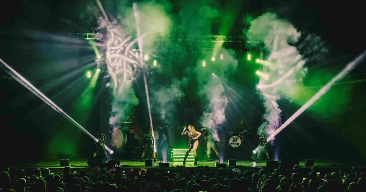 Taylormania β The End of an Era at The Forum