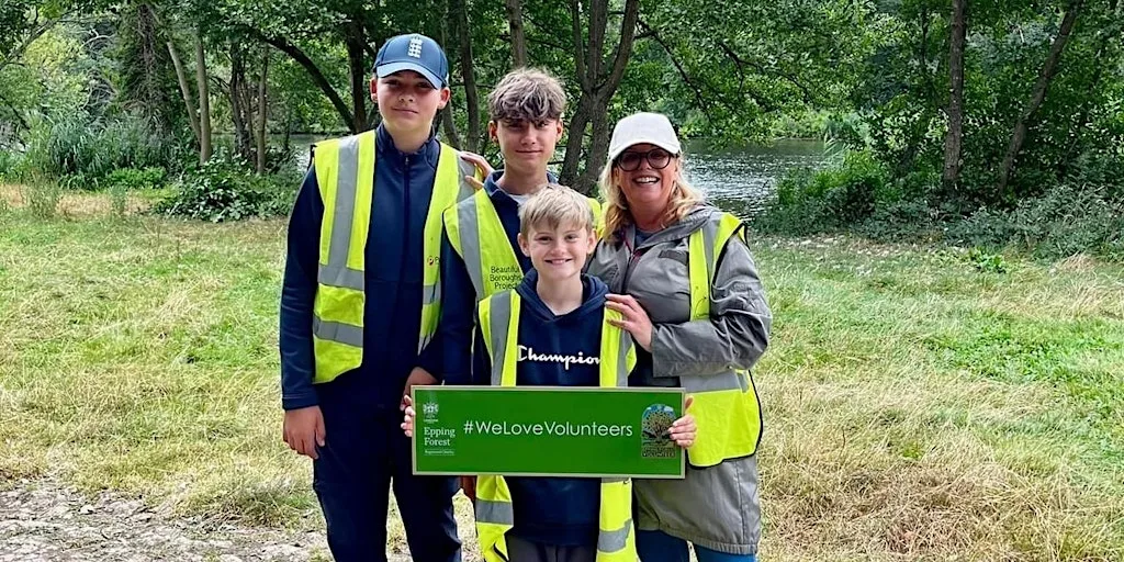 Youth conservation session at Highams Park