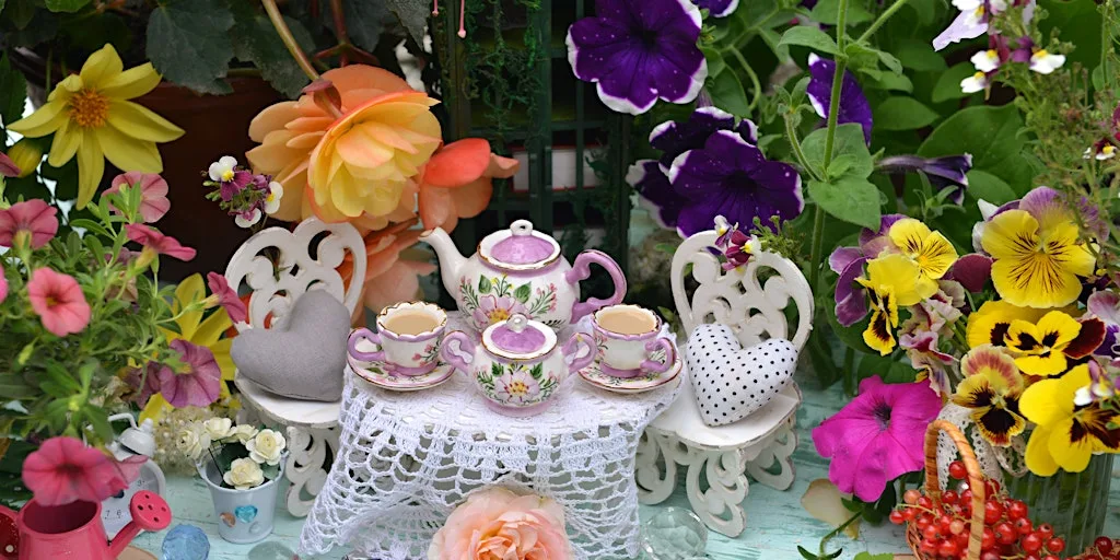Silver Salisbury's Vintage Tea Party with Frankie Simpkins at The Guildhall