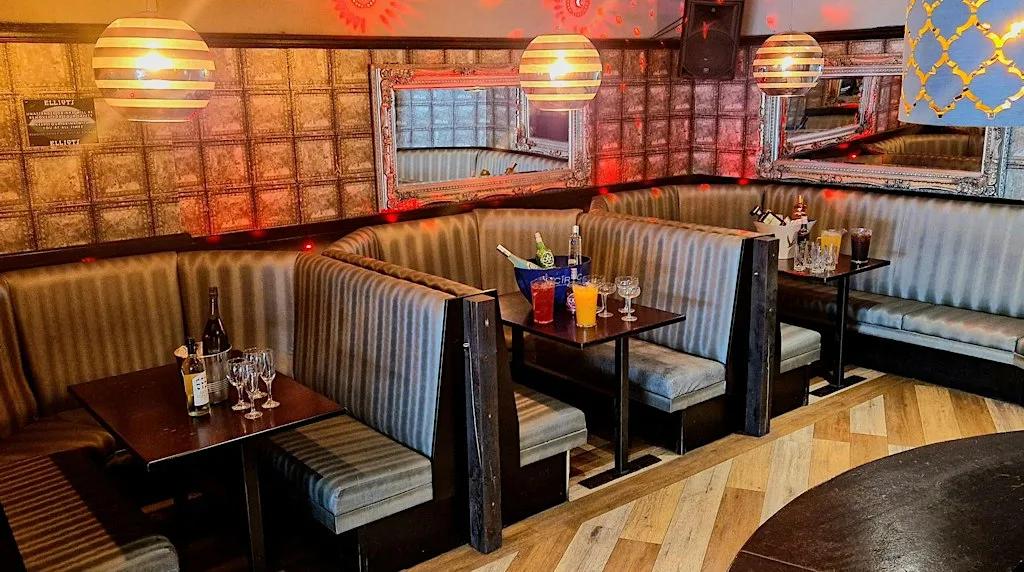 Elliot's VIP Tables at Elliot's