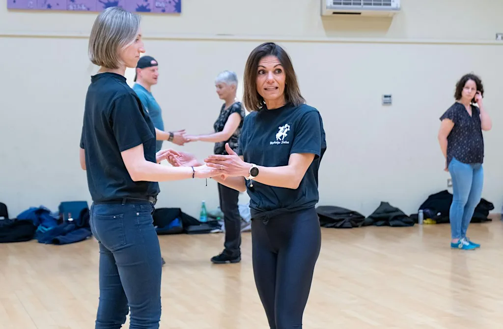 4 weeks Transition to ON2 SALSA - Suitable for Intermediates on1 dancers