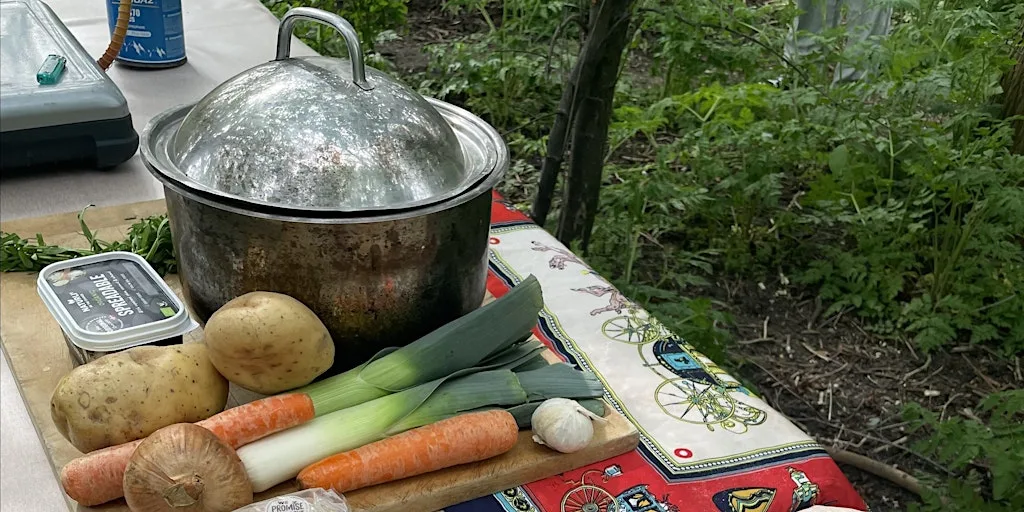 Wild Food & Fungi Forage: Chinese dumplings at Hackney marshes