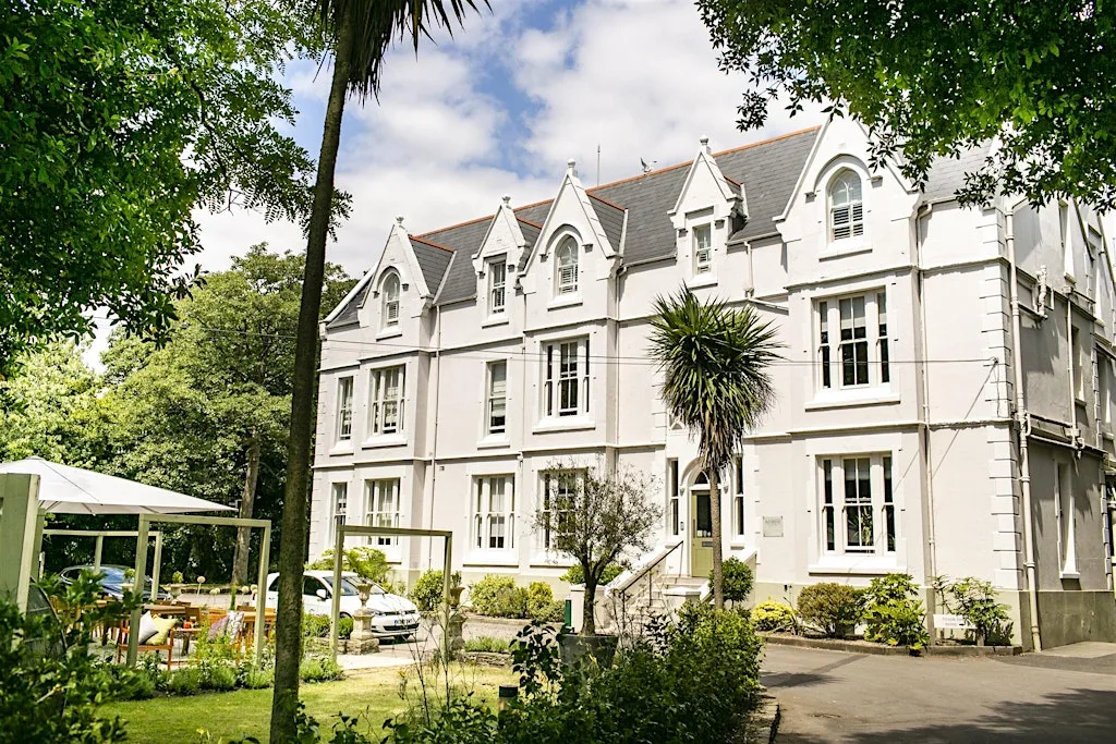 Little House of Horrors Murder Mystery Dinner & Show - £59pp