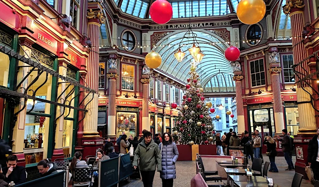 A Christmas walk in the historic City of London at Tower Hill