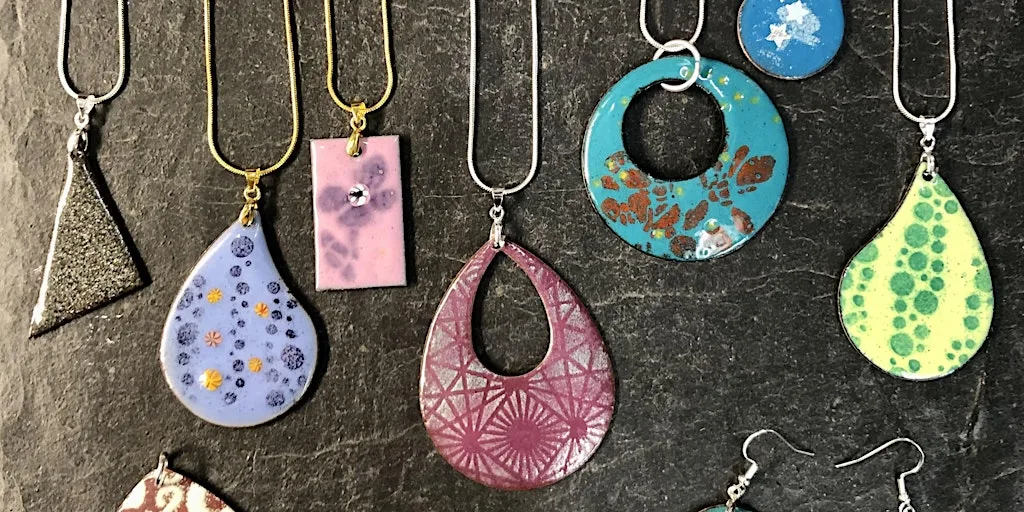Enamelling on Copper for Jewellery ( Beginners Day Course- London) at Rainbow Glass Studios