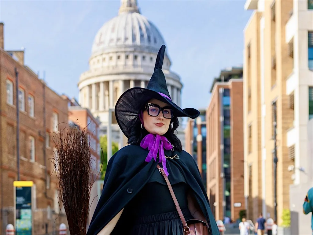 £5 OFF! London Witches & History Walking Tour – Bankside at Southwark View Point