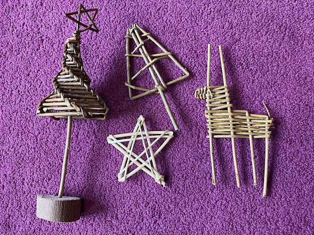 Willow Weaving Christmas decorations at Oak Tree Alpacas at Oak Tree Alpacas