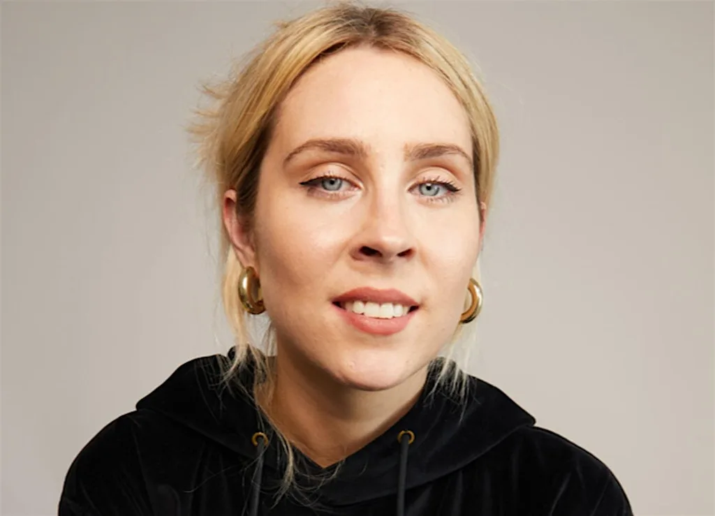 Stevie Martin (Extra Date)