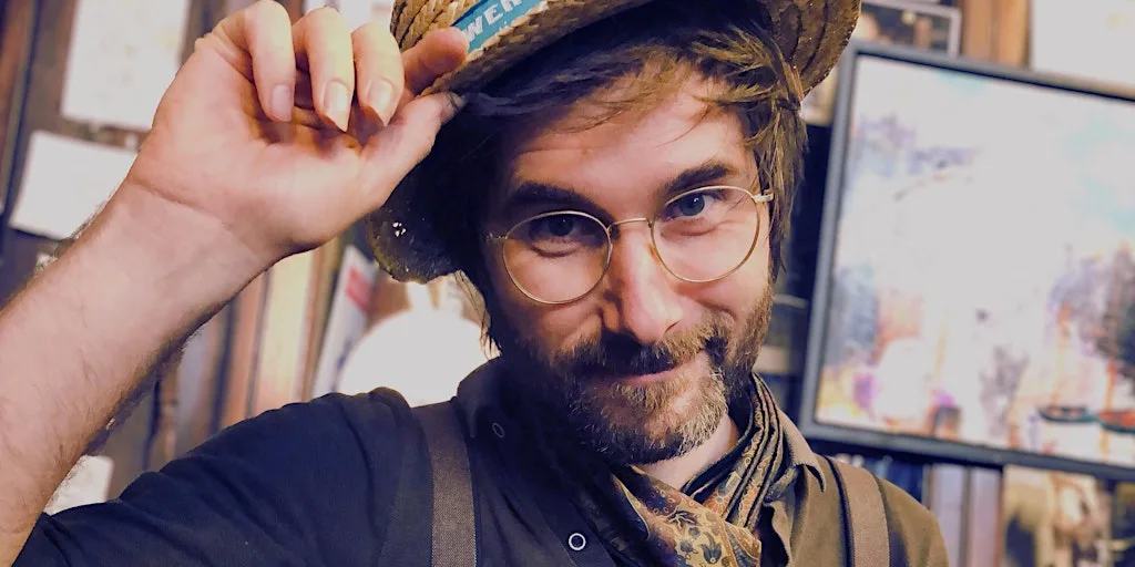 The Poetry Stroll: A Dublin Walking Tour, Guided by Song at Sweny's Pharmacy