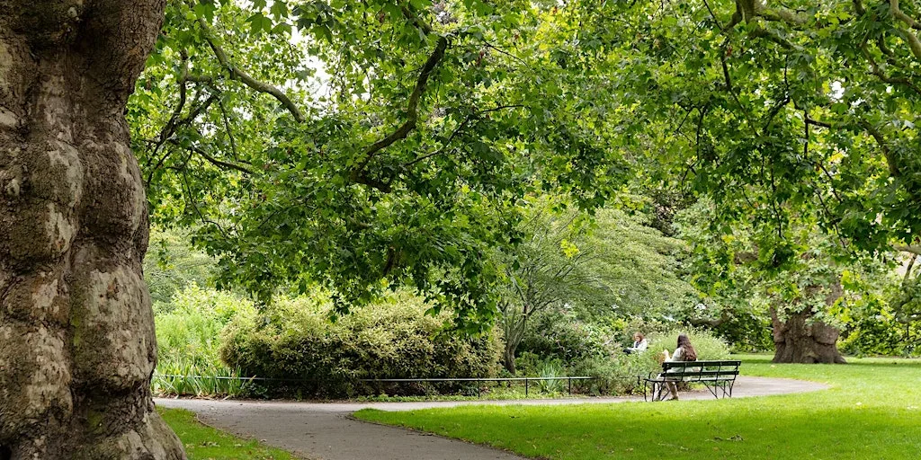 Walking Tour: Hidden Gardens of London